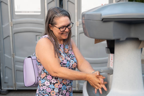 Best Portable restroom trailer rental  in Maplewood, MN